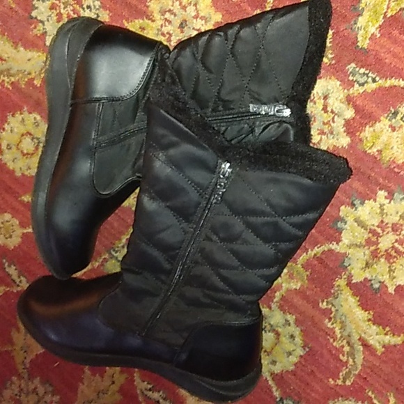 Totes black Mid calf quiled design boots - Picture 4 of 7